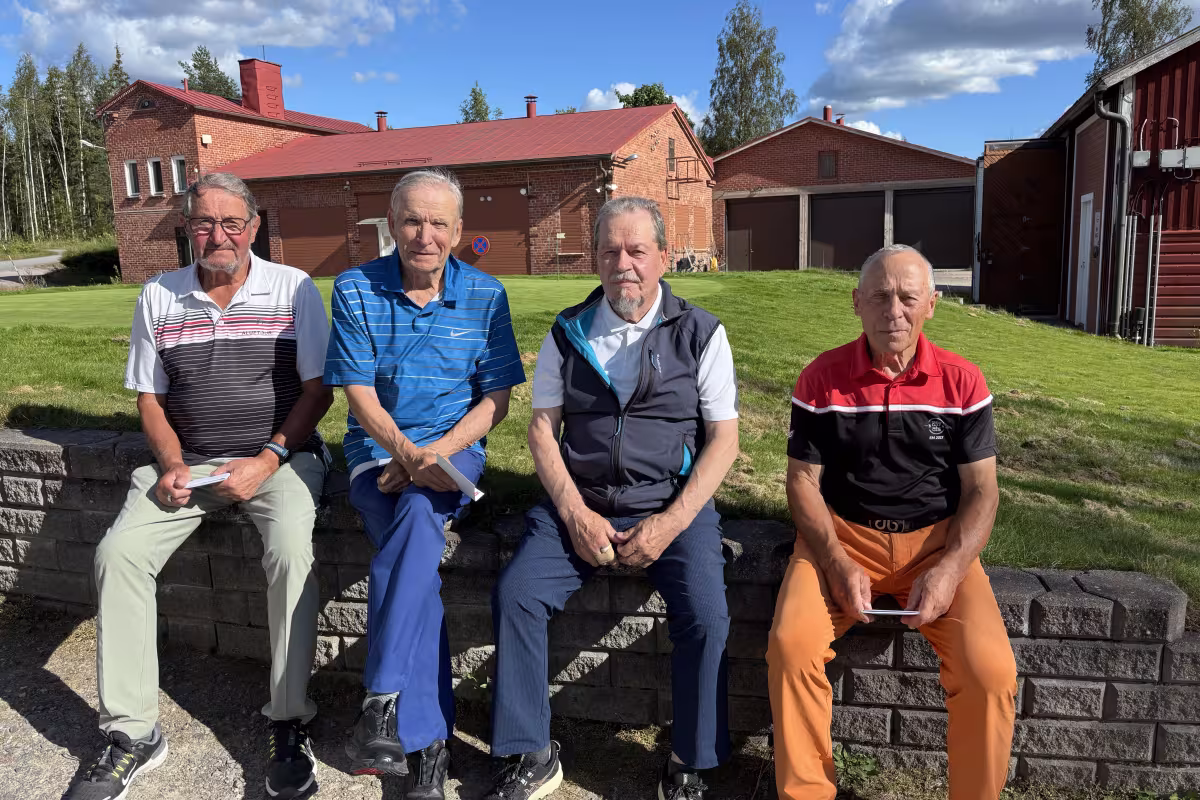 Hirvihaaran golfkentän miehet