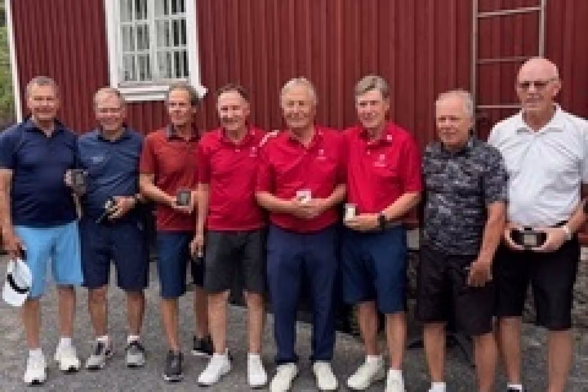 M70 joukkuekilpailun 3 parasta joukkuetta: 1. Pickala, 2. Master Golf, 3. Aura Golf