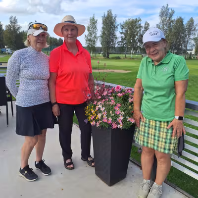 N65: Liisa Lehtinen (2.), Liisa Lukkarinen (1.) ja Marja-Leena Kärkkäinen (3.)