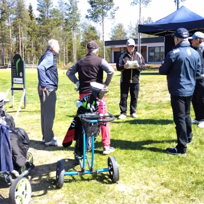 Startterin ohjeistusta ennen kierrokselle lähtöä