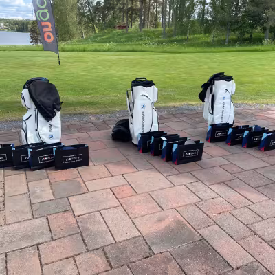 Kytäjä Golf lahjoitti palkinnoiksi hienot BMW-bagit kunkin sarjan voittajille ja muille sijoittuneille hienot tuotekassit